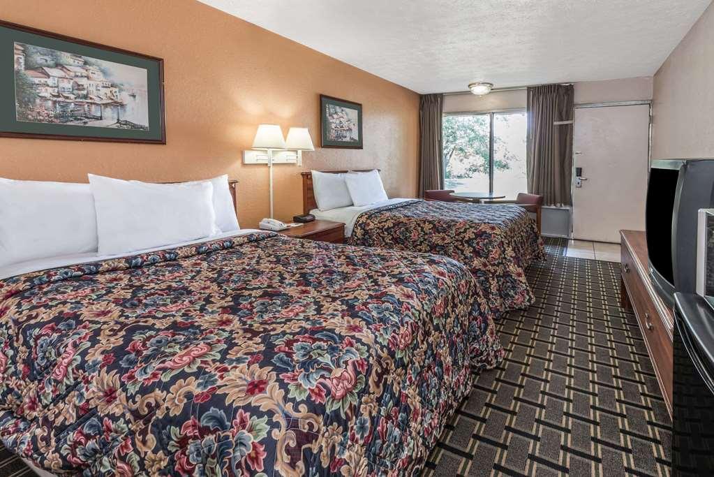 Quality Inn Georgetown Exteriör bild